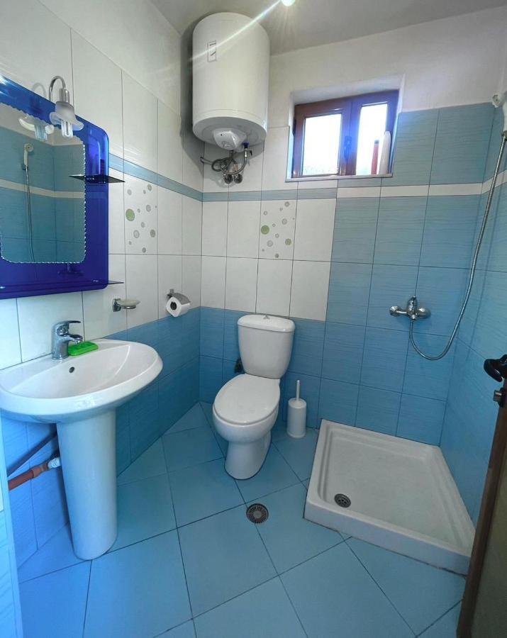 Blue Guesthouse Гирокастра Экстерьер фото
